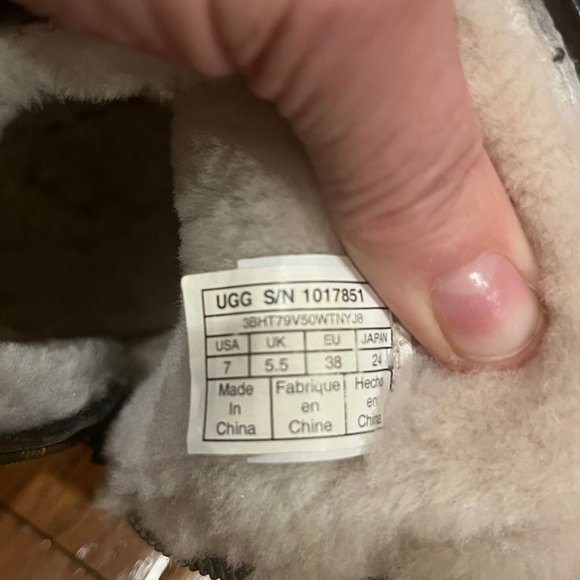 Ugg Leather Boots - Picture 8 of 9